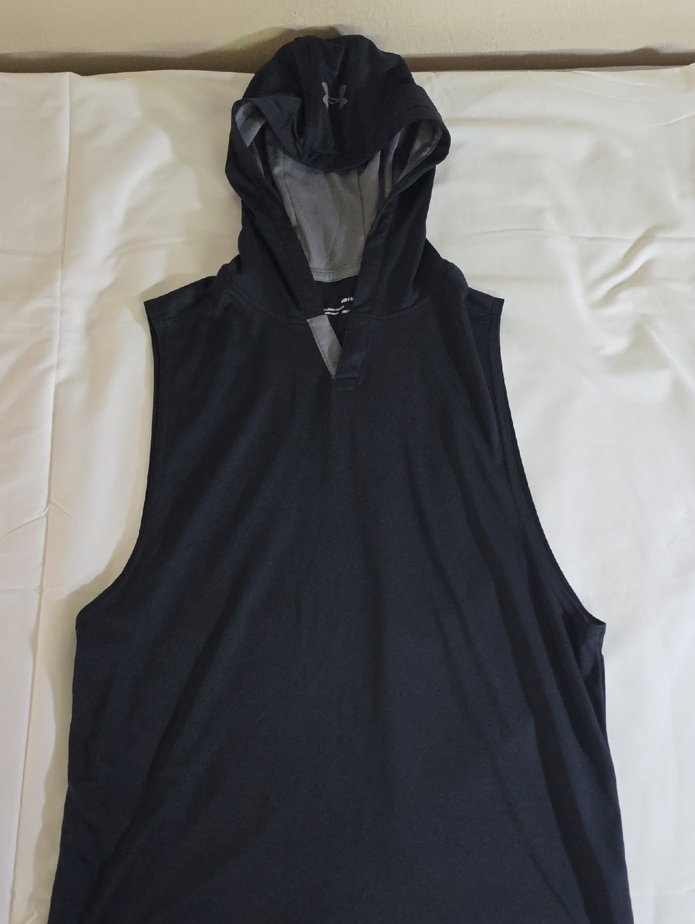 Under Armour Black Sleeveless Hooded Performance Tank